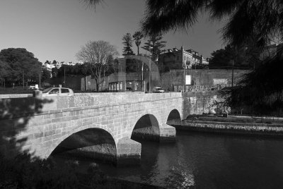 Ponte do sc. XVII sobre o rio Jamor (Imvel de Interesse Municipal)