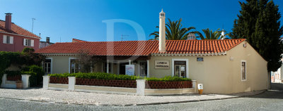 Casa Alpendrada, situada no Largo Ildio Carvalho