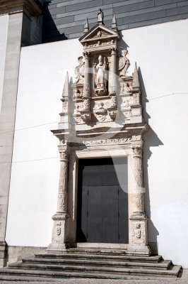 Portais da Antiga Igreja de Santa Ana na Igreja de S. Joo de Almedina (MN)