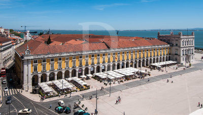 O Lado Nascente da Praa do Comrcio Visto do Arco da Rua Augusta