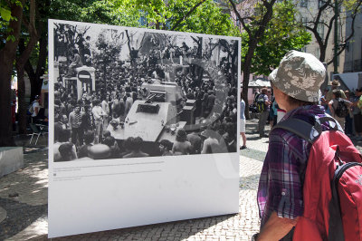 Recordaes do 25 de Abril no Largo do Carmo (Foto: Mrio Varela Gomes - Estudante de Arquitetura)
