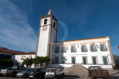 A Cmara Municipal de Arronches e a Torre do Relgio
