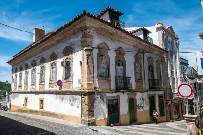 Prdio no gaveto na Rua 5 de Outubro e Travessa 1. de Maio (Interesse Municipal)