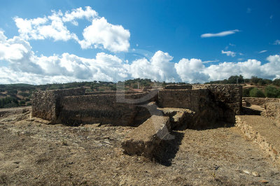 Povoado das Mesas do Castelinho