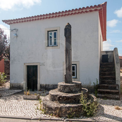 Pelourinho e Casa da Cmara de Monte Real