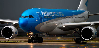 MIA Airfield Tour - Aerolineas Argentinas Airbus A330-223 LV-FNJ taxiing in after landing on runway 27 before a storm