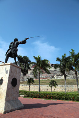 Statue of Don Delasso in front of Castillo San Felipe.
