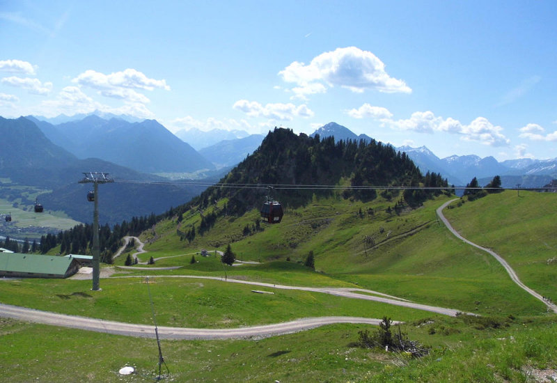 CABLE CAR ABOVE REUTTE