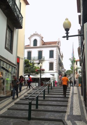 STEPS ON RUA DOS FERREIROS 