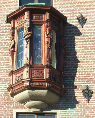 BEAUTIFUL ORIOLE WINDOW