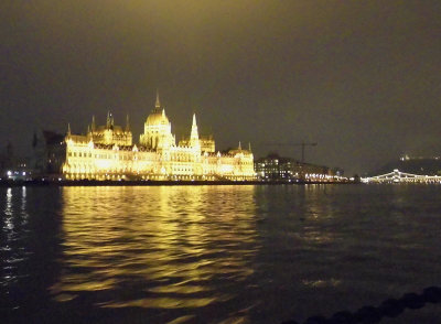 ILLUMINATED PARLIAMENT BUILDING