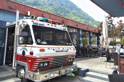 FIRE ENGINE CAB AT OILERS DINER