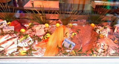 POISSONNERIE WINDOW DISPLAY