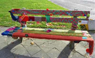 THE OOGAPPEL SCHOOL BENCH