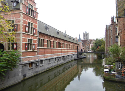 THE OLD FISH MARKET COMPLEX . 1