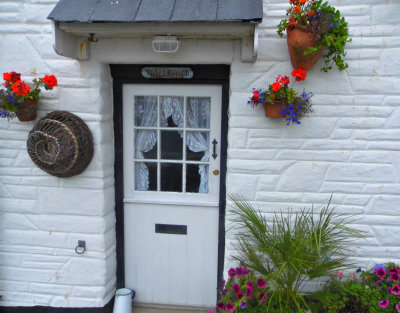 Tides Reach Cottage Doorway