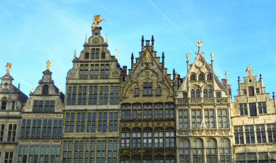 GUILD HOUSES' FACADES IN THE GROTE MARKT