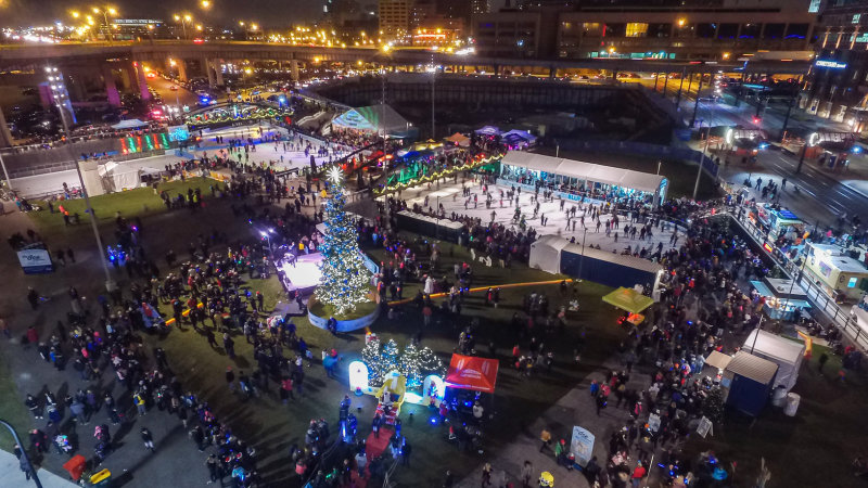 Canalside_Tree_Lighting_01.jpg