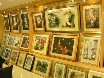 shopkinaP1070863.JPG cropofl850.jpg