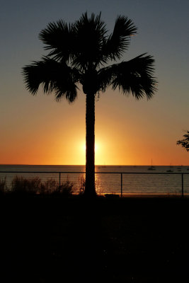 Sunset with our prawns and Champagne