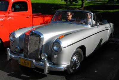Late 1950s Mercedes-Benz 220 S (7777)