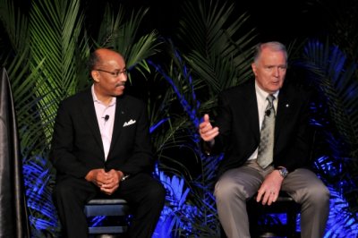 Corvette seminar: Ed Welburn, GM vice president for global design, and Peter Brock, key designer of the 1963-67 Sting Ray (8842)