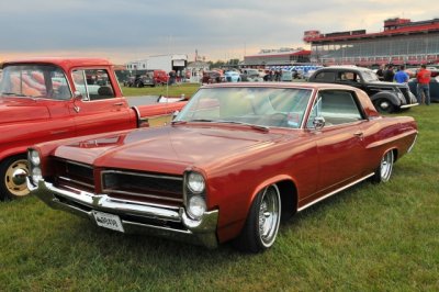 Mid-1960s Pontiac (4189)