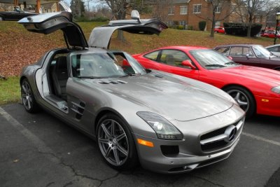 Mercedes-Benz SLS AMG, next to a Ferrari 550 Maranello, at Great Falls Cars & Coffee in Virginia (9906)