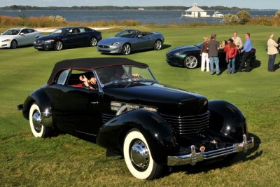 BEST OF SHOW, 1936 Cord 810 Phaeton ... with brand-new cars in the background from St. Michaels Concours sponsor Jaguar (5502)