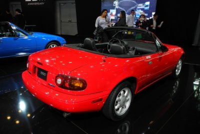 1990 Mazda MX-5 Miata: Nearly 100,000 MX-5s were sold during the first year of production. (1716)