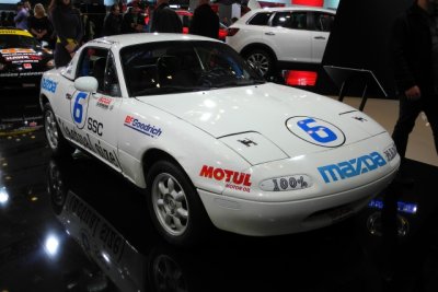 1990 Mazda MX-5 Miata, 17th MX-5 built, one of three displayed during global debut at 1989 Chicago Auto Show (1732)