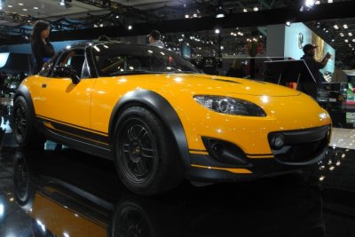 Mazda MX-5 Miata Super20, 2011 SEMA Trade Show Concept, first shown in gray at 2010 SEMA show, with 250 supercharged hp (1828)