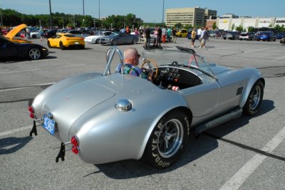 Shelby Cobra replica, with yellow Lotus Evora in the background (2927)