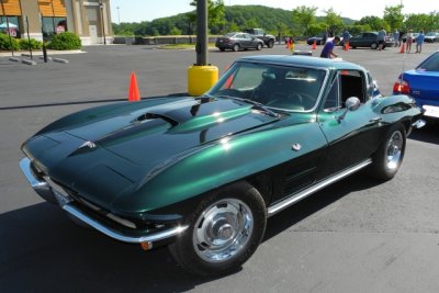 1964 Chevrolet Corvette Sting Ray, with 1967 Stinger hood (2942)