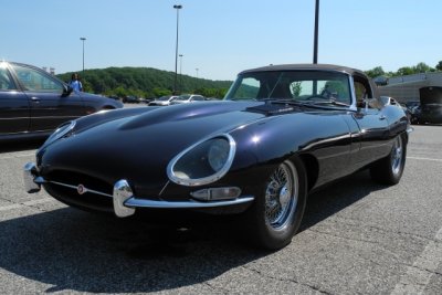 1968 Jaguar E-Type Series 1 roadster, with Series 1 headlight covers added (2991)
