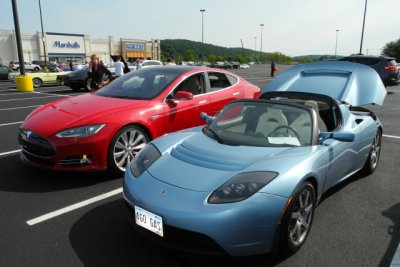 2014 Tesla Model S and 2008 Tesla Roadster (3274)