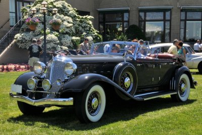 1933 Chrysler Imperial CL by LeBaron, owners: David & Lorie Greenberg, Hewlett Harbor, NY -- High Society Award (7337)