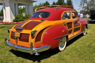 1947 Chrysler Town & Country 4-Door Sedan, owners: Loren & Jody Hulber, Macungie, PA -- Most Elegant Post-War Car Award (7440)