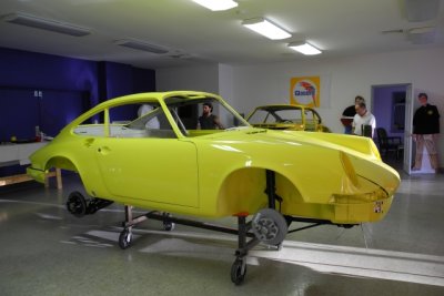 Porsche restoration in progress (3924)