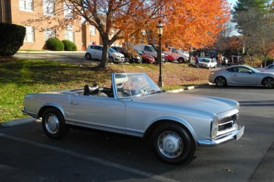 Late 1960s Mercedes-Benz 280 SL (4288)