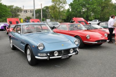 1967 Ferrari 330 GT 2+2 and 1968 Ferrari 330 GTC (1082)