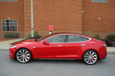 2016 Tesla Model S P90D, 0-60 mph in 2.8 secs. in Ludicrous Mode, which I had a chance to experience in a test drive (8117)