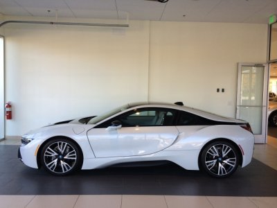 2016 BMW i8, base price $136,500, actual price higher with options (iPhone 2288)