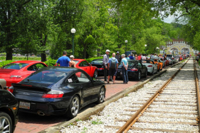 Preparing for Parade of Porsches from West Baden to Paoli and back to French Lick (7195)