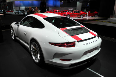 2016 911 R (991.1): Preuninger says further that the R is the most emotional 911 made in decades. (9440)