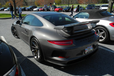 911 GT3 (991.1), spectator parking, 38th Annual Porsche-Only Swap Meet in Hershey (0109)