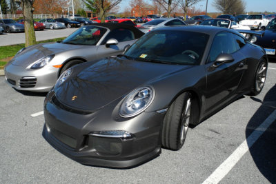 911 GT3 (991.1), spectator parking, 38th Annual Porsche-Only Swap Meet in Hershey (0110)