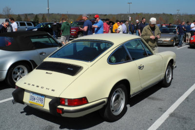 1973 911T for sale at car corral, 38th Annual Porsche-Only Swap Meet in Hershey (0170)
