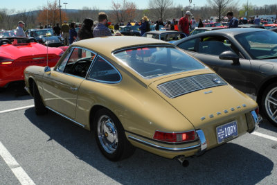 1967 912, concours area, 38th Annual Porsche-Only Swap Meet in Hershey (0202)