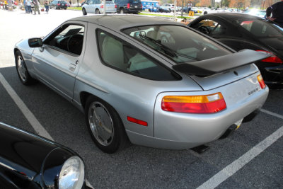 928 S4, car dealer area, 38th Annual Porsche-Only Swap Meet in Hershey (0265)